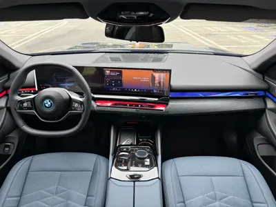 BMW i5 2025, 20000 км, за 229800 CNY - фото 9
