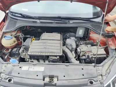 Volkswagen Santana 2016, 80000 км, за 23800 CNY - фото 8