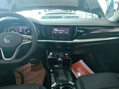 Volkswagen Passat 2024, 25400 км, за 121300 CNY - фото 13