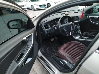 Volvo S60 2017, 64100 км, за 47850.91 CNY - фото 17