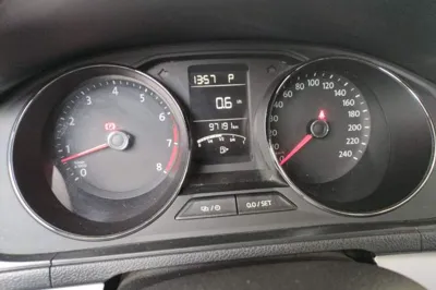 Volkswagen Lavida 2015, 97100 км, за 36144.8 CNY - фото 11