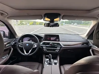 BMW 5 Series 2019, 150000 км, за 103000 CNY