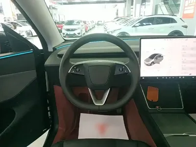 Tesla Model Y 2025, 28100 км, за 219500 CNY - фото 11