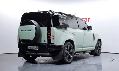 Land Rover Defender 2023, 27886 км, за 86000000 KRW