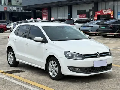Volkswagen Polo 2013, 109000 км, за 18000 CNY