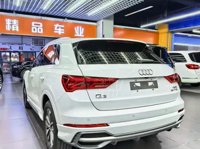 Audi Q3 2023, 60000 км, за 133800 CNY