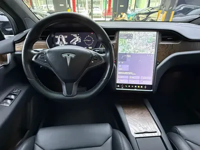 Tesla Model X 2019, 87000 км, за 219800 CNY - фото 14