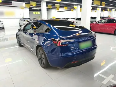 Tesla Model 3 2025, 12000 км, за 240500 CNY - фото 5