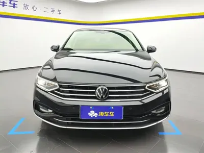 Volkswagen Magotan 2022, 84900 км, за 93200 CNY
