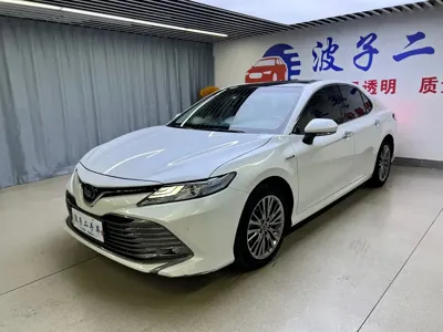 Toyota Camry · 2020 год