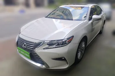 Lexus ES · 2015 год