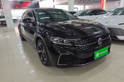 Volkswagen Passat 2024, 29200 км, за 140969.49 CNY