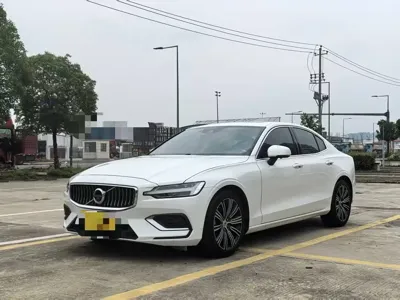 Volvo S60 · 2022 год