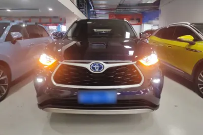 Toyota Highlander 2022, 55599 км, за 194134.92 CNY
