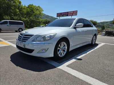 Hyundai Genesis · 2013 год