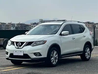 Nissan X-Trail · 2015 год