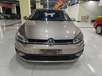 Volkswagen Golf 2019, 71100 км, за 43300 CNY