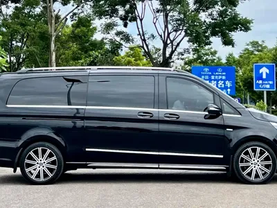 Mercedes-Benz V-Class 2024, 56000 км, за 338000 CNY