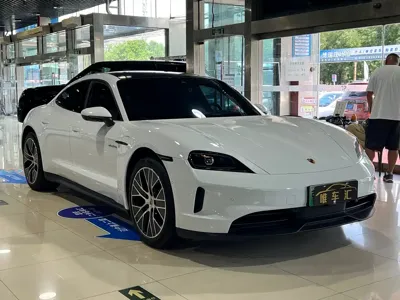 Porsche Taycan 2025, 14000 км, за 758000 CNY