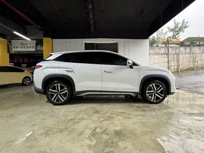 BYD L DM-i 2025, 18000 км, за 98800 CNY