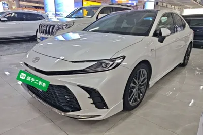 Toyota Camry · 2024 год