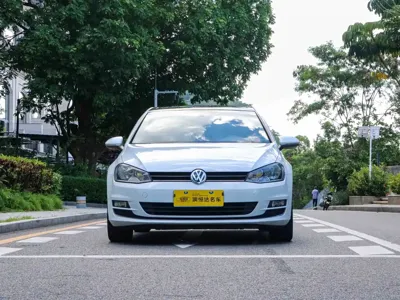 Volkswagen Golf 2014, 57000 км, за 45000 CNY
