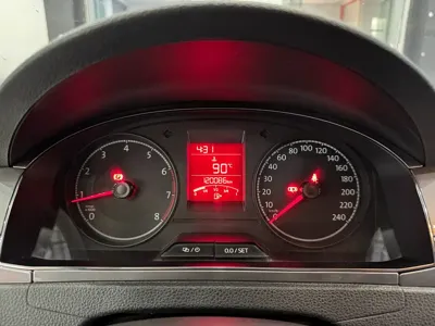 Volkswagen Santana 2018, 120000 км, за 20800 CNY