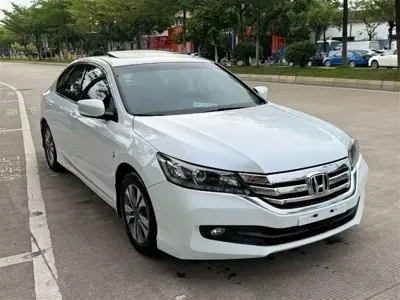 Honda Accord 2015, 129000 км, за 48000 CNY
