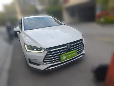BYD Qin Pro New Energy 2018, 104900 км, за 48711.51 CNY