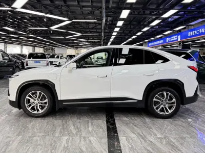 Nio EC6 2021, 70000 км, за 143800 CNY