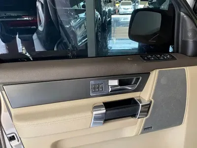 Land Rover Discovery 2013, 200000 км, за 146500 CNY