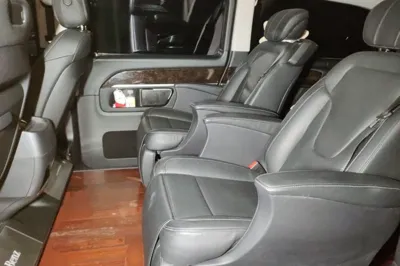 Mercedes-Benz V-Class 2018, 61200 км, за 184219.45 CNY - фото 17