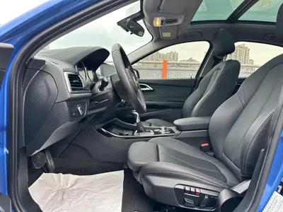 BMW 1 Series 2019, 52000 км, за 58800 CNY