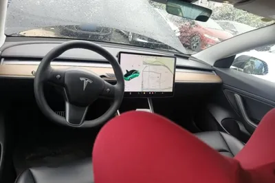 Tesla Model 3 2019, 82100 км, за 114817.7 CNY - фото 17