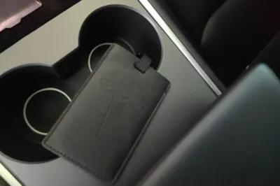 Tesla Model Y 2022, 25900 км, за 196670.75 CNY