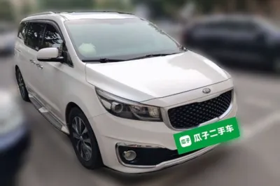 Kia Carnival 2015, 121900 км, за 65242.62 CNY