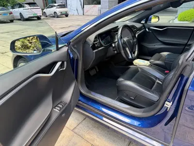 Tesla Model S 2017, 126000 км, за 128000 CNY