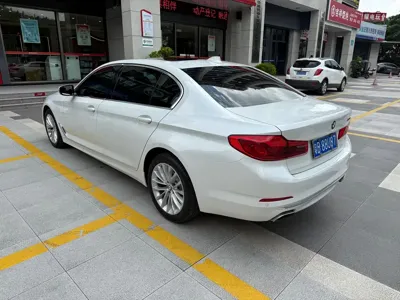 BMW 5 Series 2019, 60000 км, за 143800 CNY
