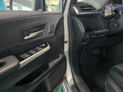 Toyota Sienna 2025, 2503 км, за 62500000 KRW - фото 8