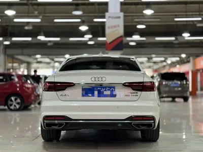Audi A4L 2021, 101000 км, за 115800 CNY