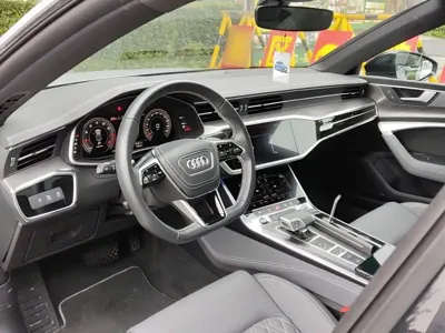 Audi A7L 2025, 5500 км, за 316300 CNY - фото 10