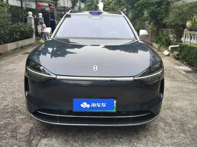AITO 问界 AITO M9 2024, 44400 км, за 328000 CNY