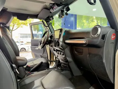 Jeep Wrangler 2016, 120000 км, за 96800 CNY - фото 13