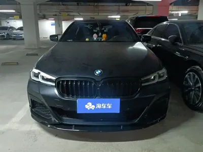 BMW 5 Series 2022, 51900 км, за 211000 CNY