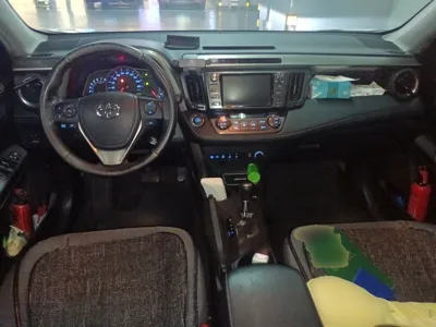 Toyota RAV4 2015, 97900 км, за 66490.76 CNY - фото 6