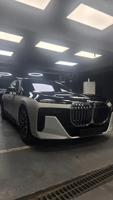 BMW 7-Series · 2026 год