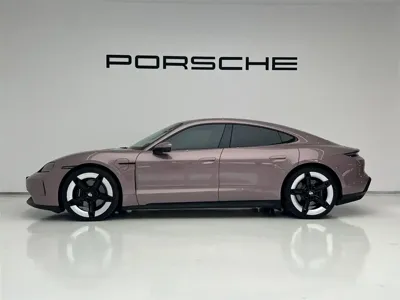 Porsche Taycan 2025, 5000 км, за 768000 CNY
