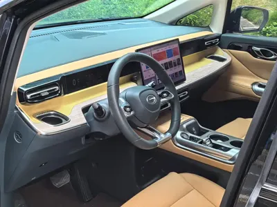 GAC Motor 传祺E8 PHEV 2024, 84000 км, за 129800 CNY - фото 8