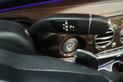 Mercedes-Benz S-Class 2018, 148800 км, за 287737.65 CNY - фото 21