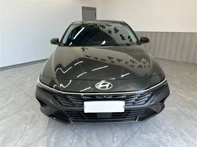 Hyundai Elantra 2024, 17000 км, за 99000 CNY
